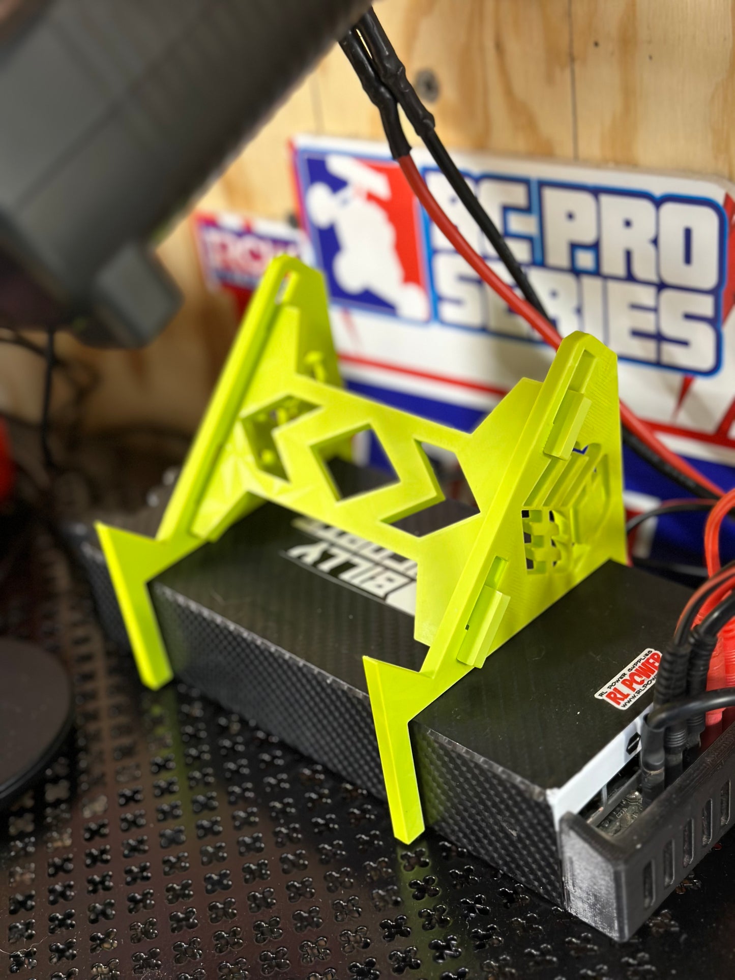 Collapsing icharger 406 duo stand