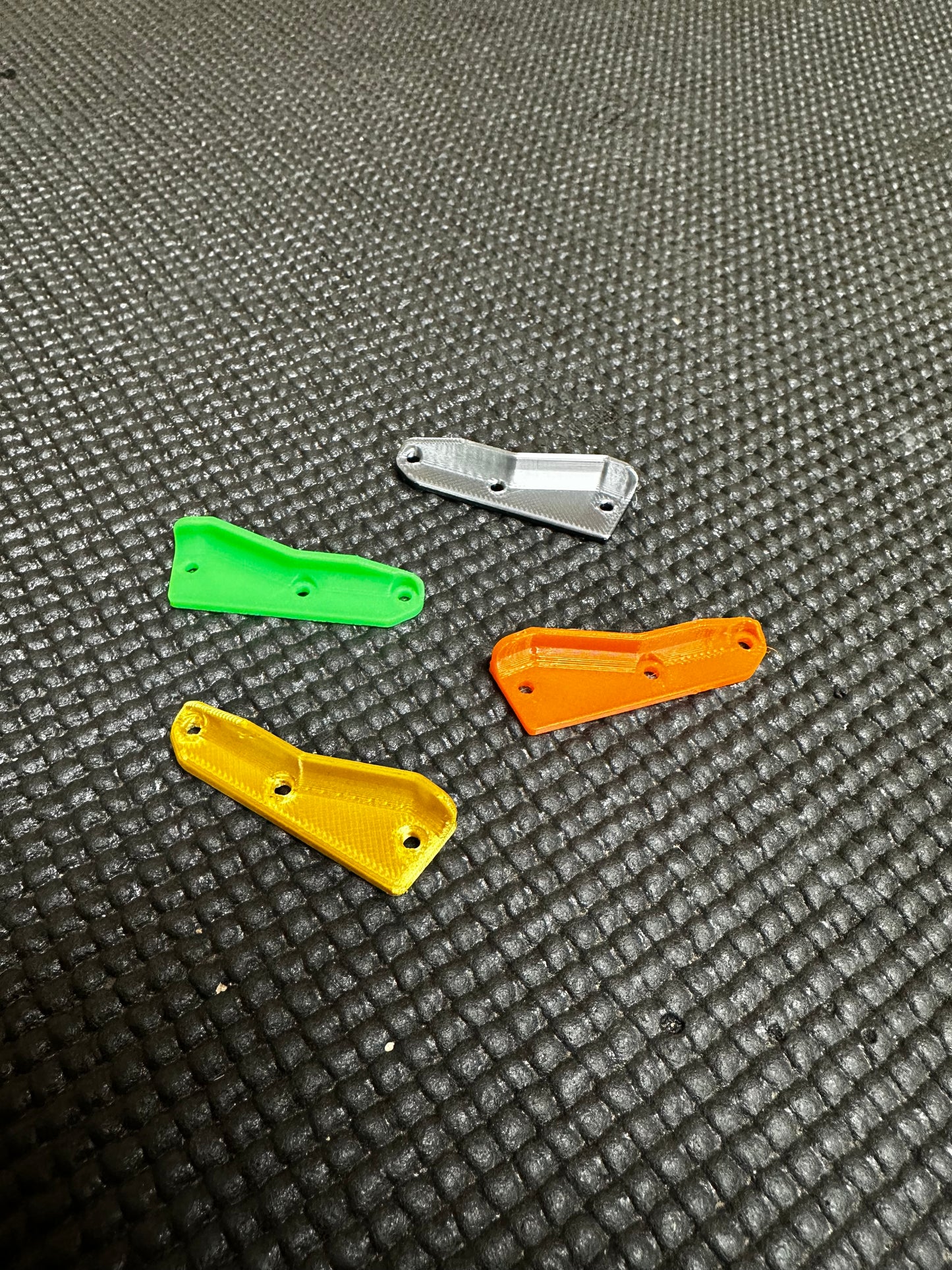4 pcs (2 pair) of Rc8B4 & 4.1 upper arm wing inserts