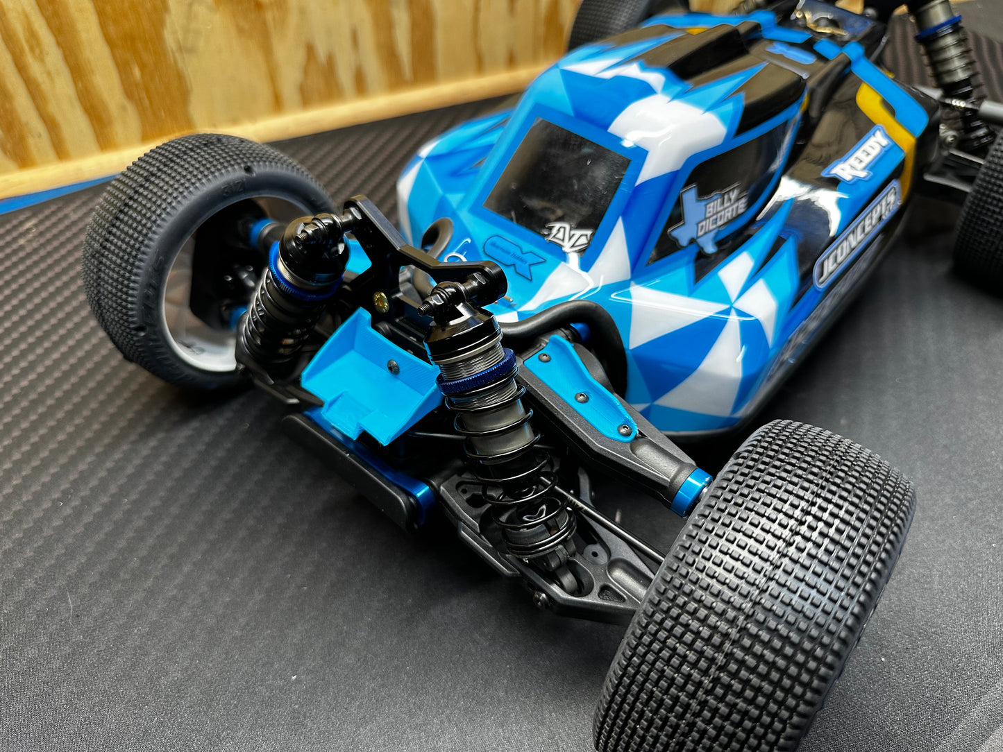Rc8B4 flexible front nose wings (2 pack)
