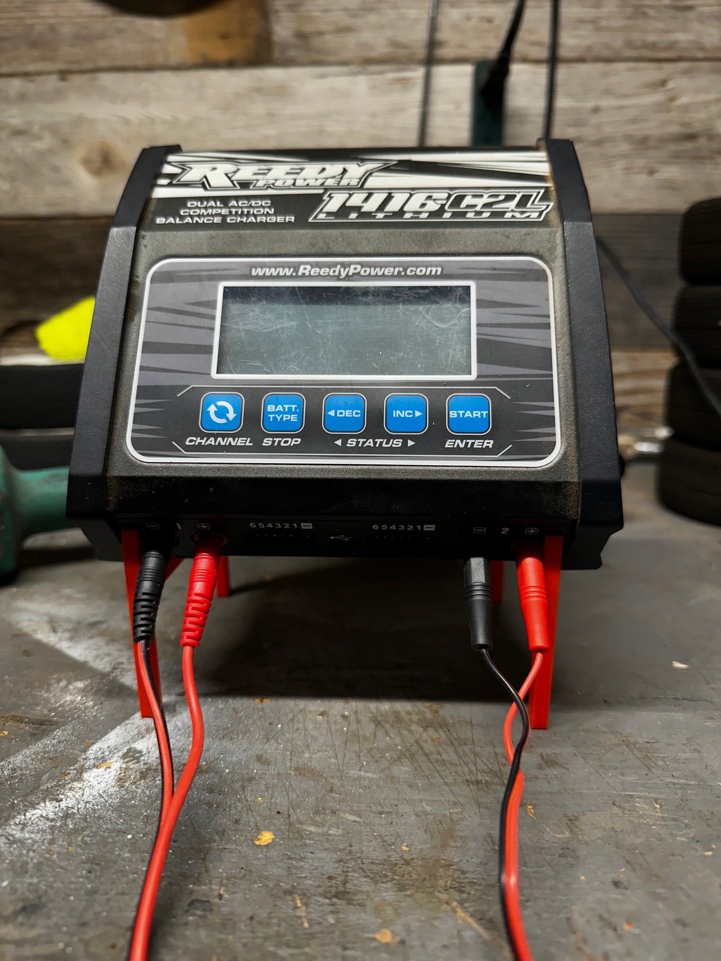 reedy1416c2L collapsible charger stand