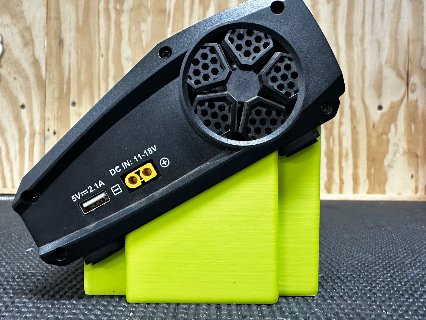 Dual reedy 1416-c2l charger stand set