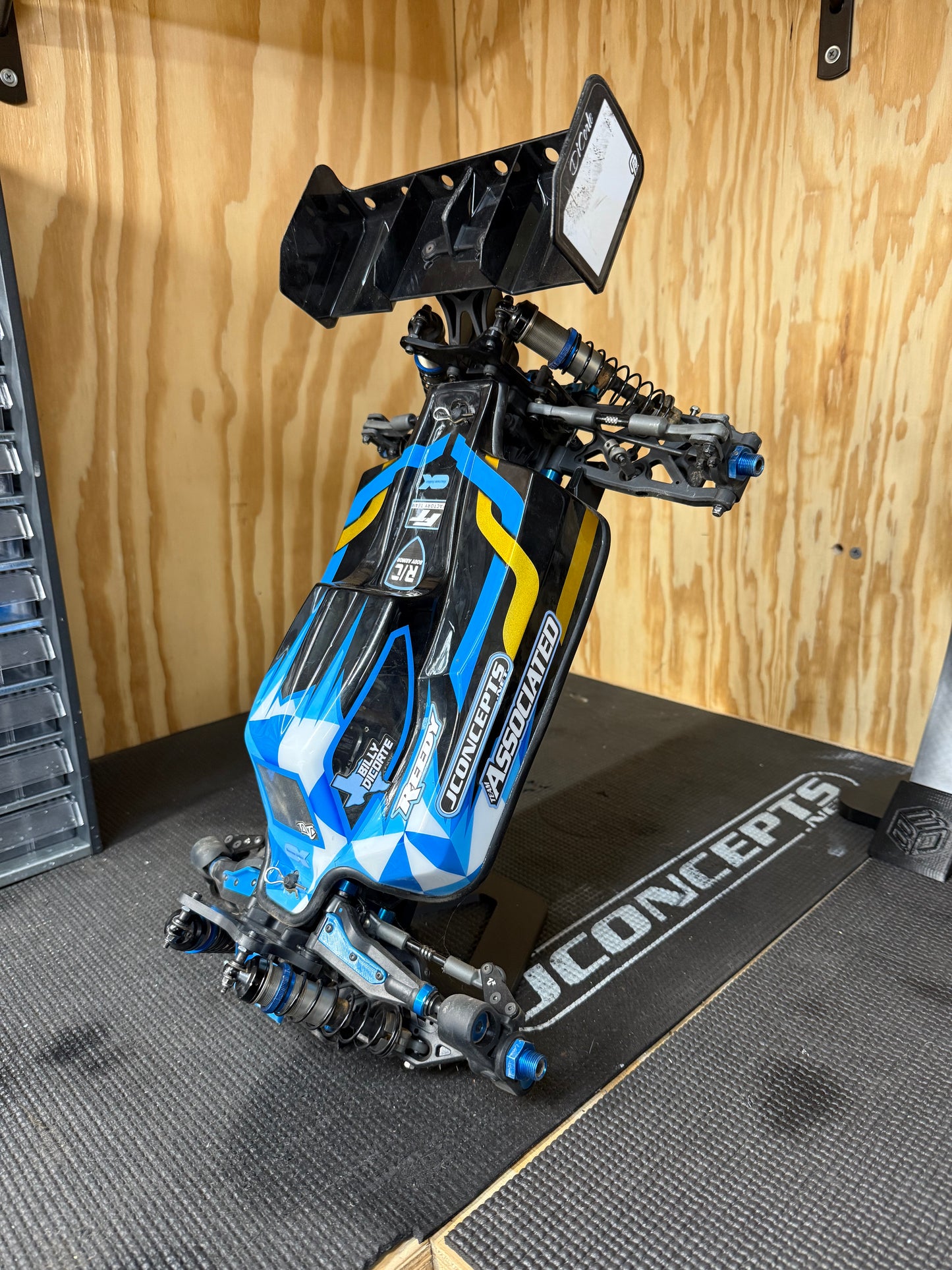 BD3D “VURT” display / pit stand
